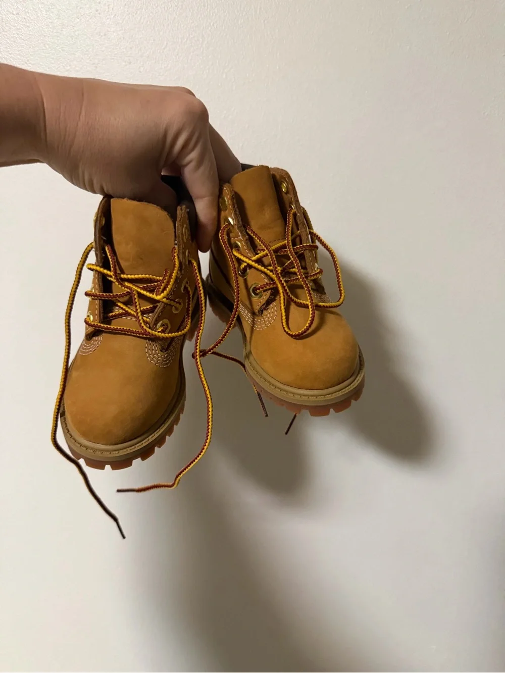 Timberland Kids Wheat Nubuck Lace-Up Boots in Chestnut